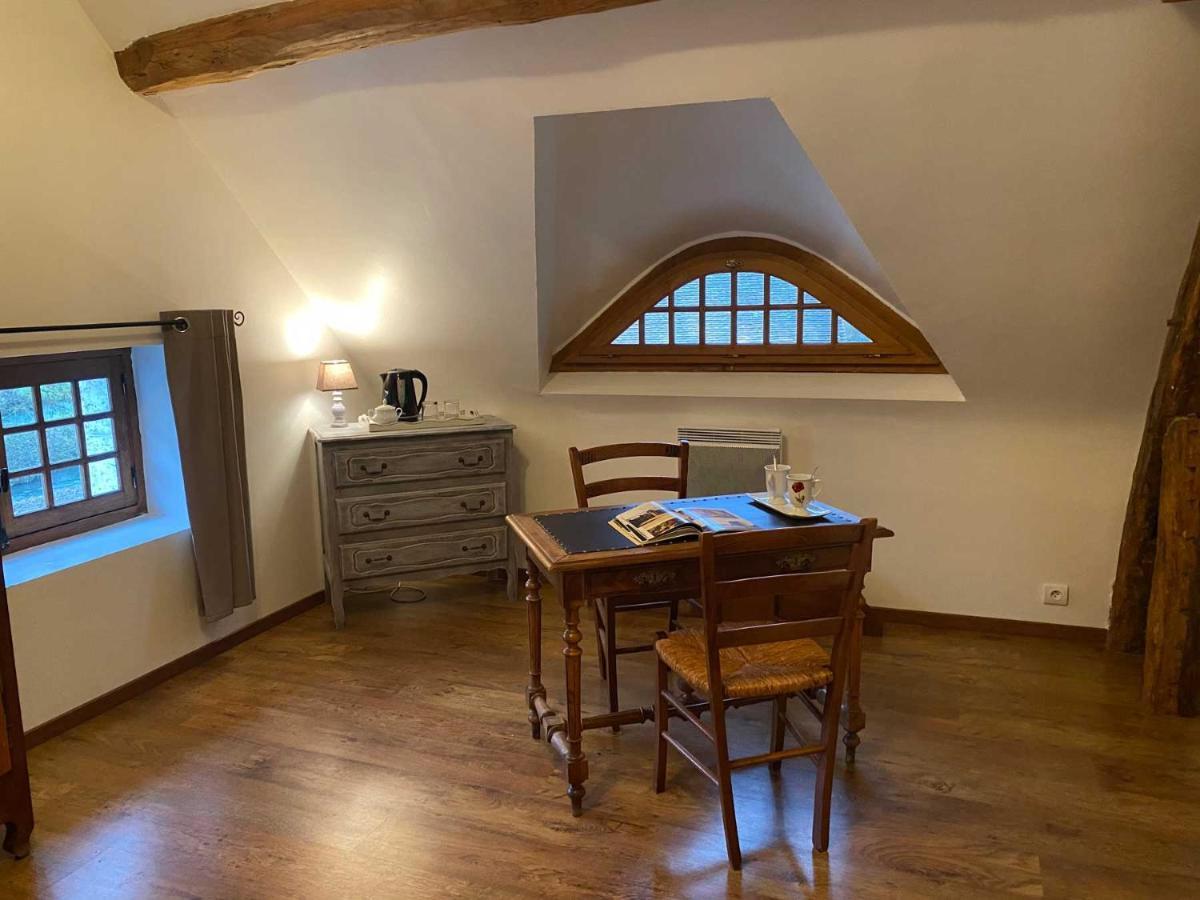 Bed and Breakfast Le Moulin De Pasnel Monteaux Exterior foto